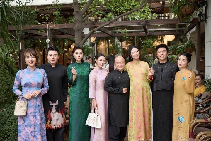 Hoa hậu Ngọc Hân rạng rỡ ở tháng thứ 7 thai kỳ, nhan sắc mẹ bầu gây sốt - Ảnh 2.