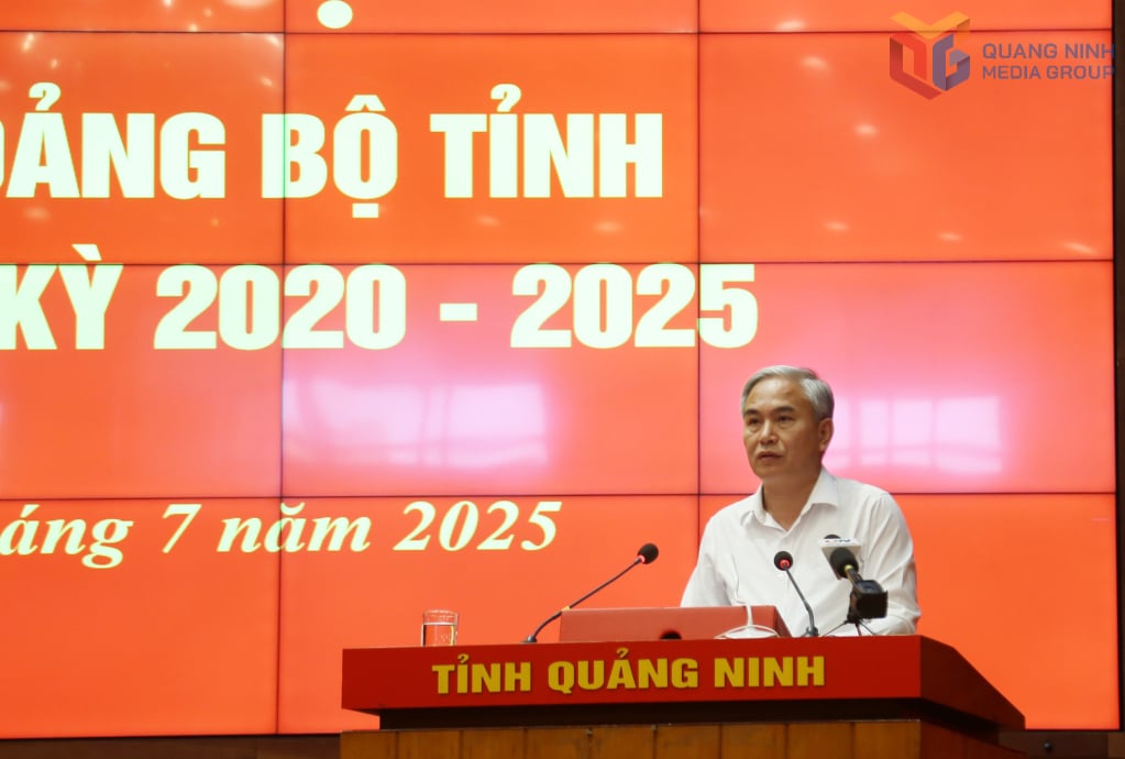 Đồng chí Vũ Anh Tuấn, Tổng Giám đốc Tập đoàn Công nghiệp Than - Khoáng sản Việt Nam, phát biểu tại hội nghị.