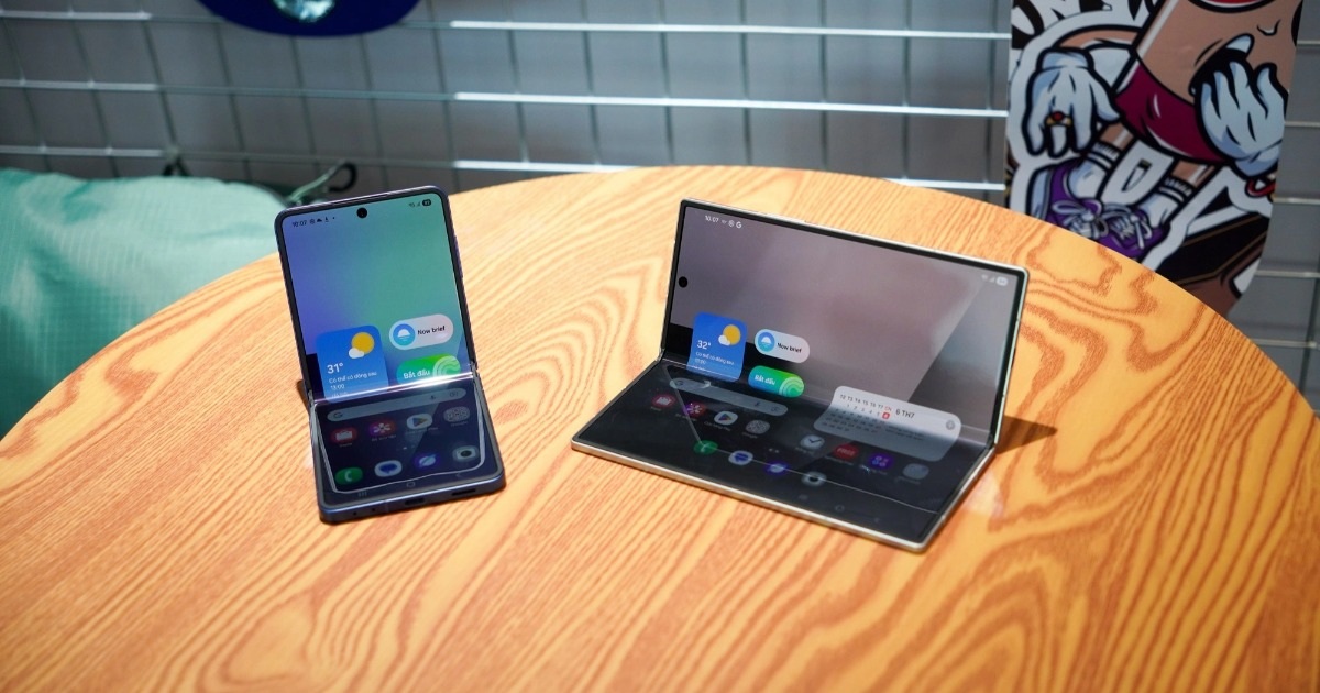 Samsung tung ra cùng lúc 3 điện thoại màn hình gập