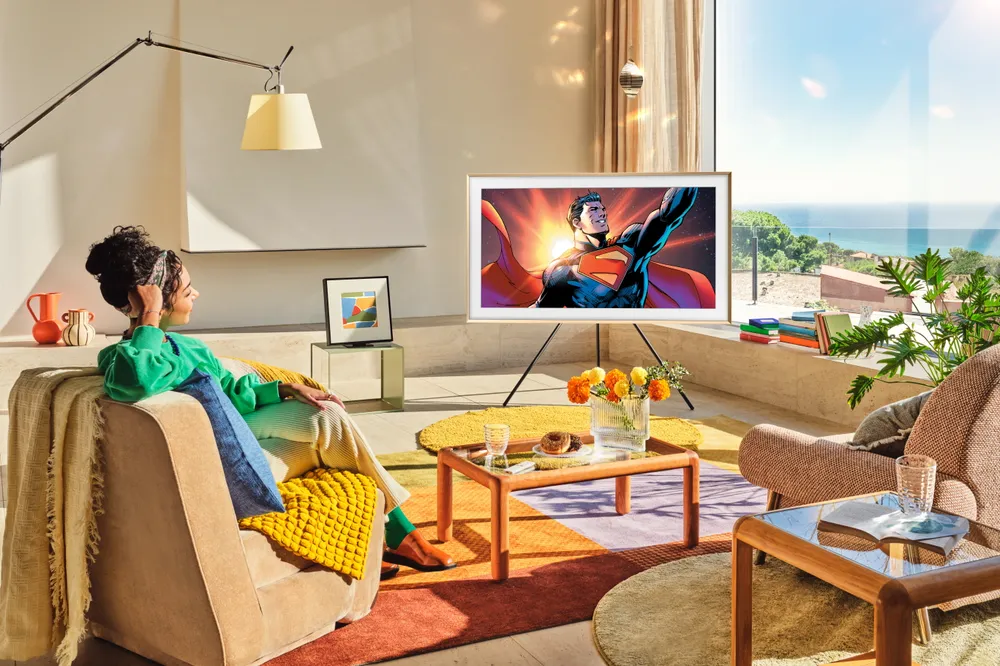 Samsung-TVs-and-Displays-Samsung-Art-TVs-Samsung-Art-Store-Warner-Bros.-DC-Studios-Superman_dl2.jpg
