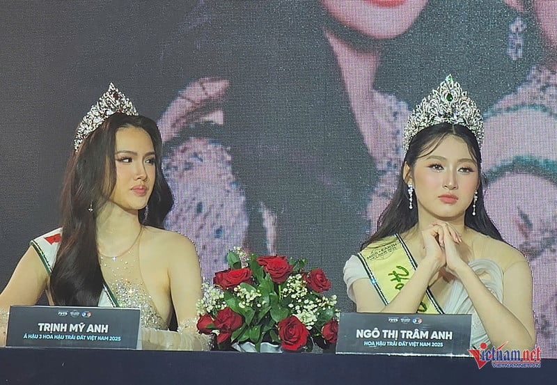 W-MissEarth01.jpg