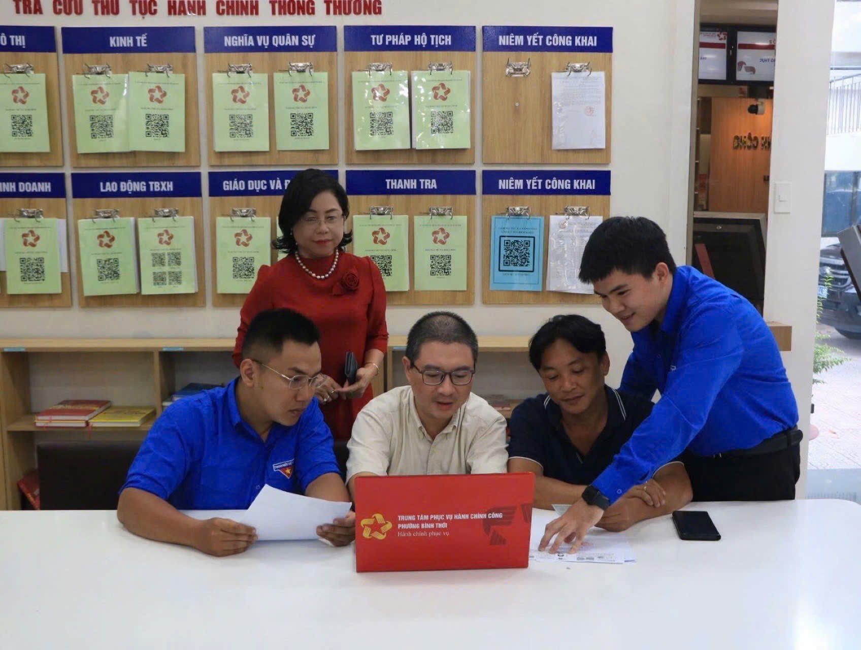 Hỗ trợ người dân tiếp cận dịch vụ công trực tuyến hiệu quả và nhanh chóng - Ảnh 1.