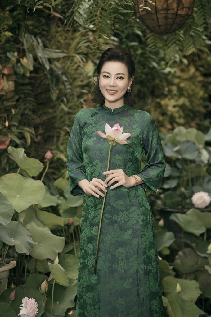 Hoa hậu Ngọc Hân rạng rỡ ở tháng thứ 7 thai kỳ, nhan sắc mẹ bầu gây sốt - Ảnh 5.