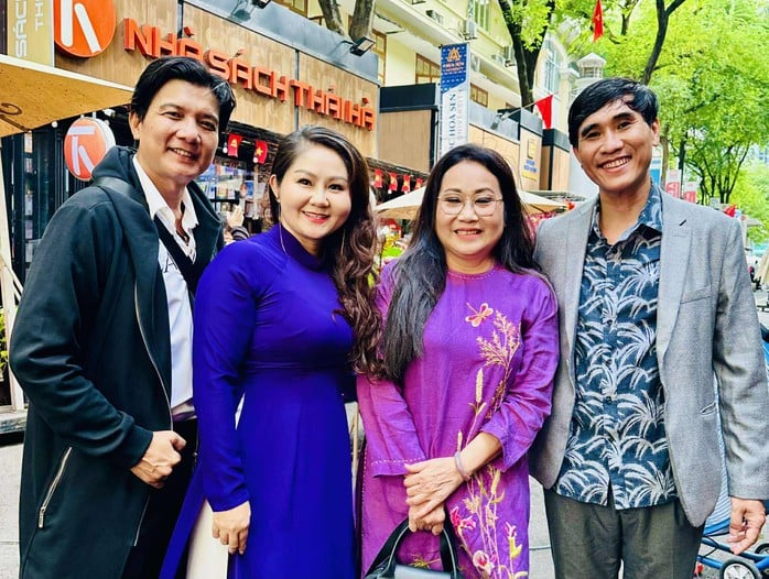 NSND Trọng Phúc, Thanh Hằng xúc động nói về công trình sách "Sân khấu cải lương" - Ảnh 9.