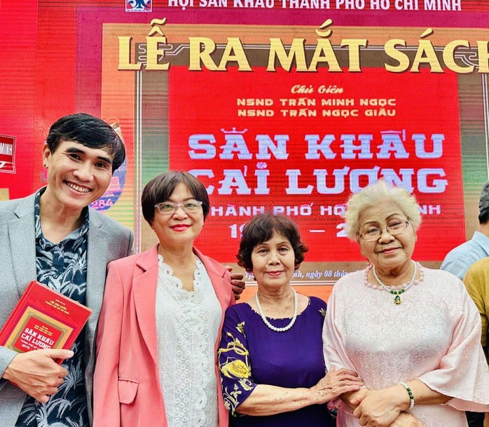 NSND Trọng Phúc, Thanh Hằng xúc động nói về công trình sách "Sân khấu cải lương" - Ảnh 6.