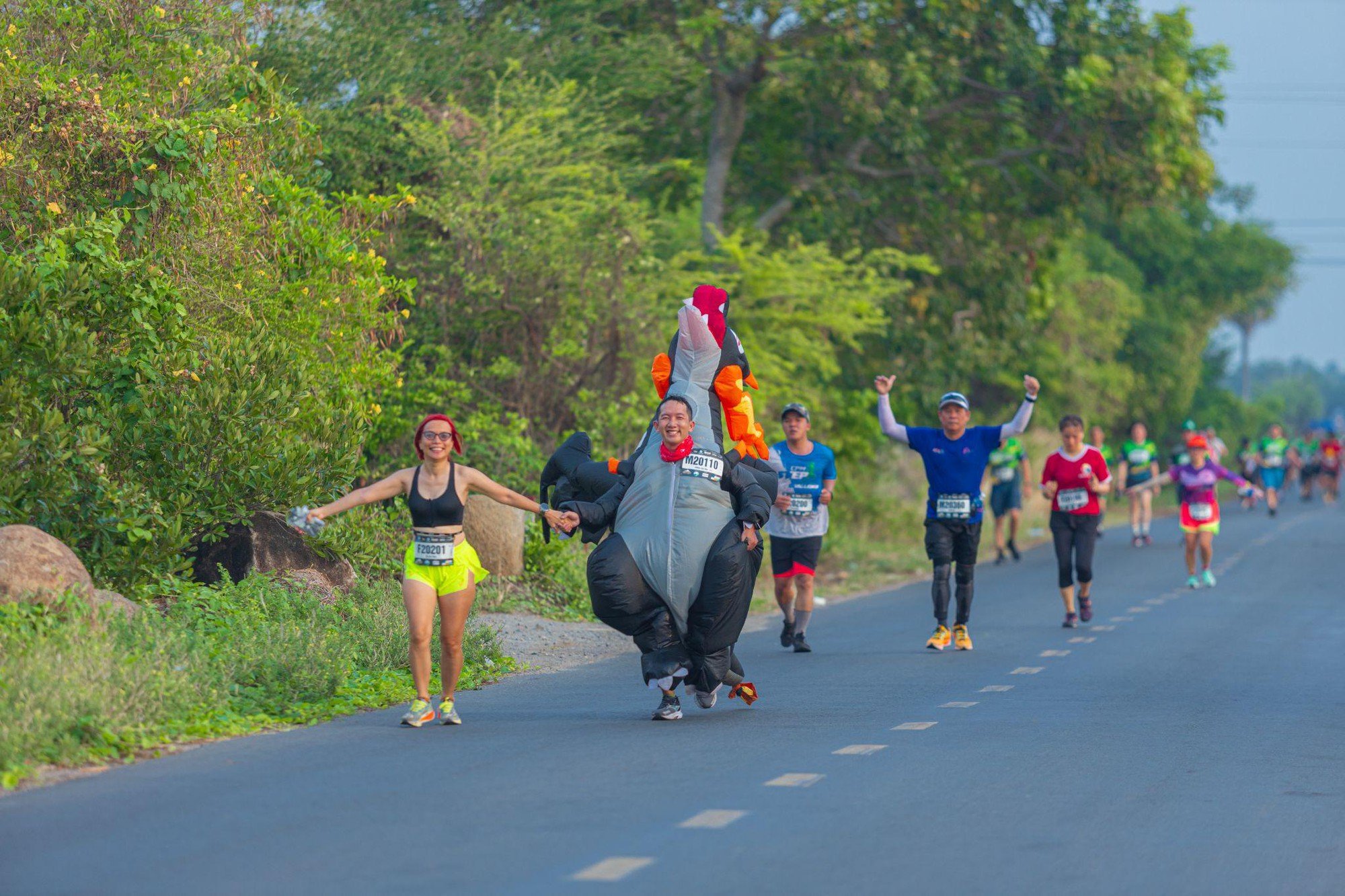 Tây Ninh tổ chức giải chạy marathon đạt chuẩn quốc tế có quy mô lớn nhất từ trước đến nay - Ảnh 6.