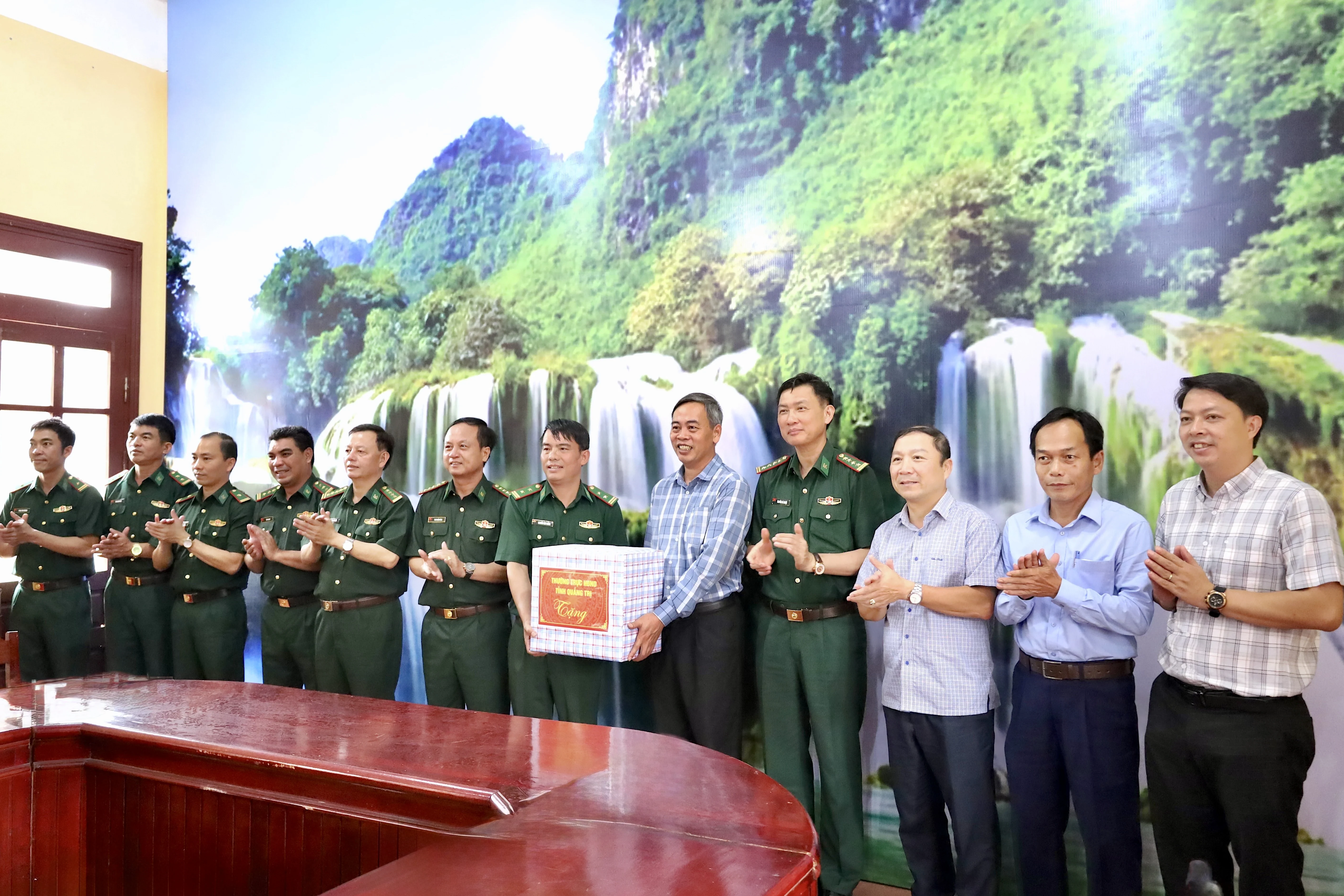 Phó Bí thư Tỉnh ủy, Chủ tịch HĐND tỉnh Quảng Trị Nguyễn Đăng Quang làm việc với xã Thượng Trạch