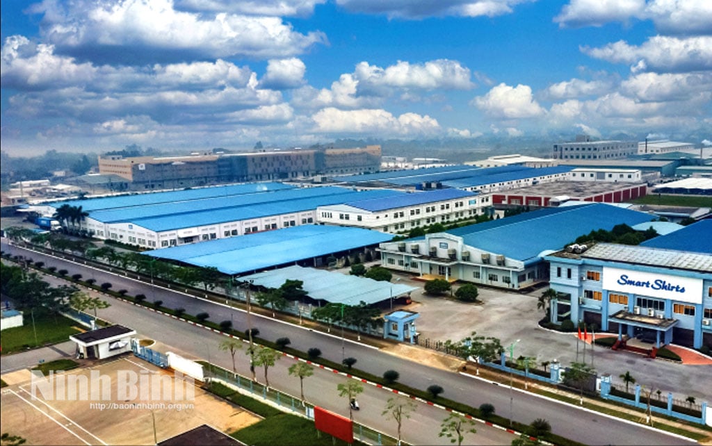 Một góc Khu công nghiệp Bảo Minh, nằm trên địa bàn các xã Liên Minh và Vụ Bản. Ảnh: Viết Dư