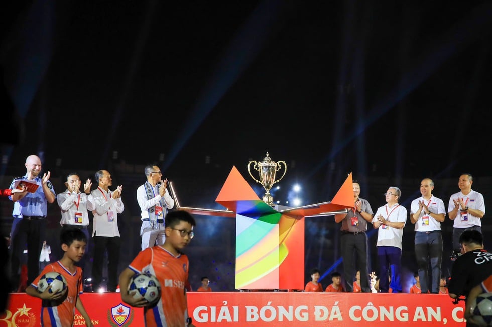 Thủ tướng Phạm Minh Chính dự lễ khai mạc giải bóng đá Công an-Cảnh sát ASEAN

- Ảnh 3.