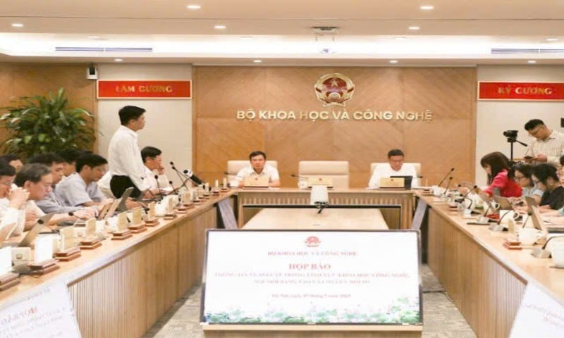 El Ministerio de Ciencia y Tecnología realizó una conferencia de prensa para presentar el contenido básico de las cinco leyes aprobadas recientemente por la XV Asamblea Nacional en su IX Sesión.