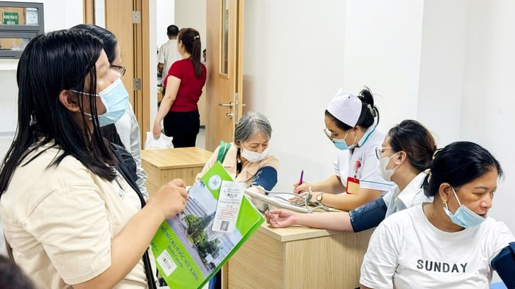 'Khai tử' bệnh án giấy có đúng hẹn? - Ảnh 1.