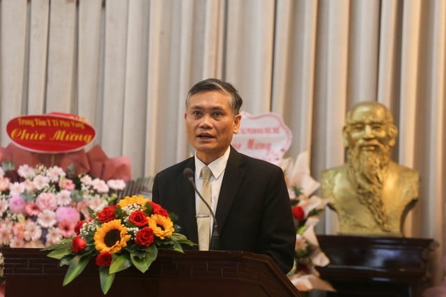 Lãnh đạo Trường ĐH Y dược Huế nhắn gửi các tân cử nhân về việc tinh gọn- Ảnh 1.
