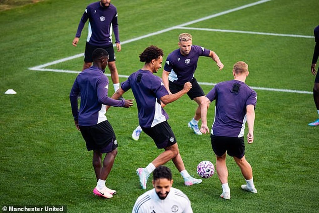 Bị Man Utd đối xử phũ phàng, Rashford có hành động bất ngờ - 2