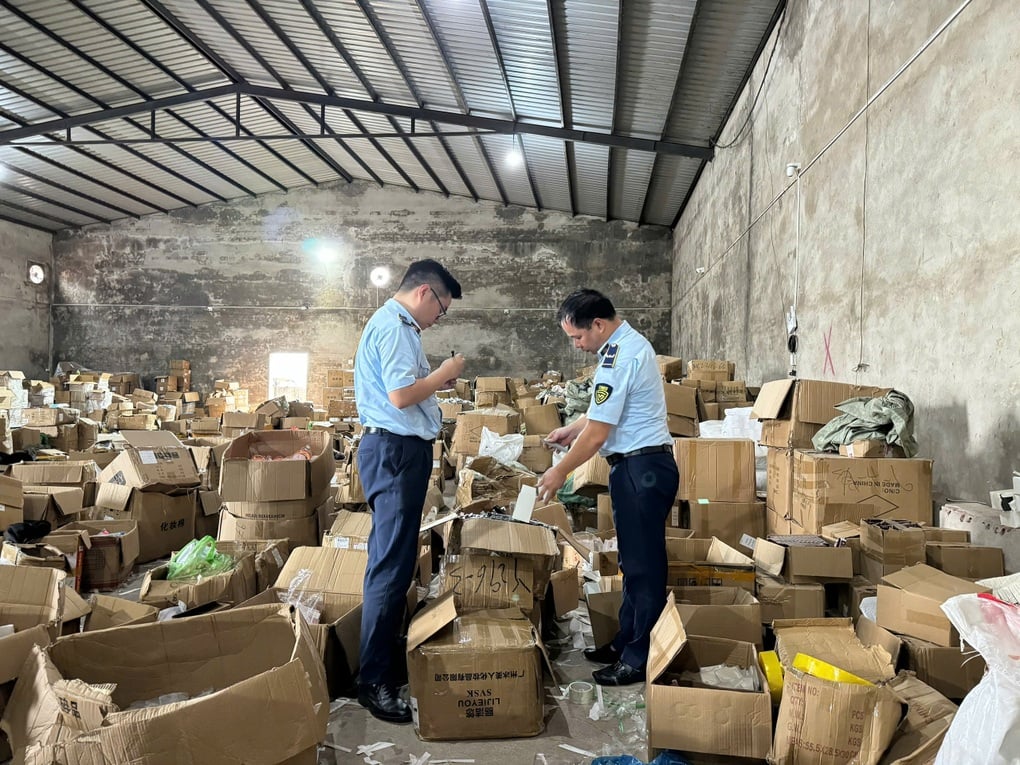Phát hiện kho hàng của người Trung Quốc ở Quảng Ninh, doanh thu 43 tỷ đồng - 1