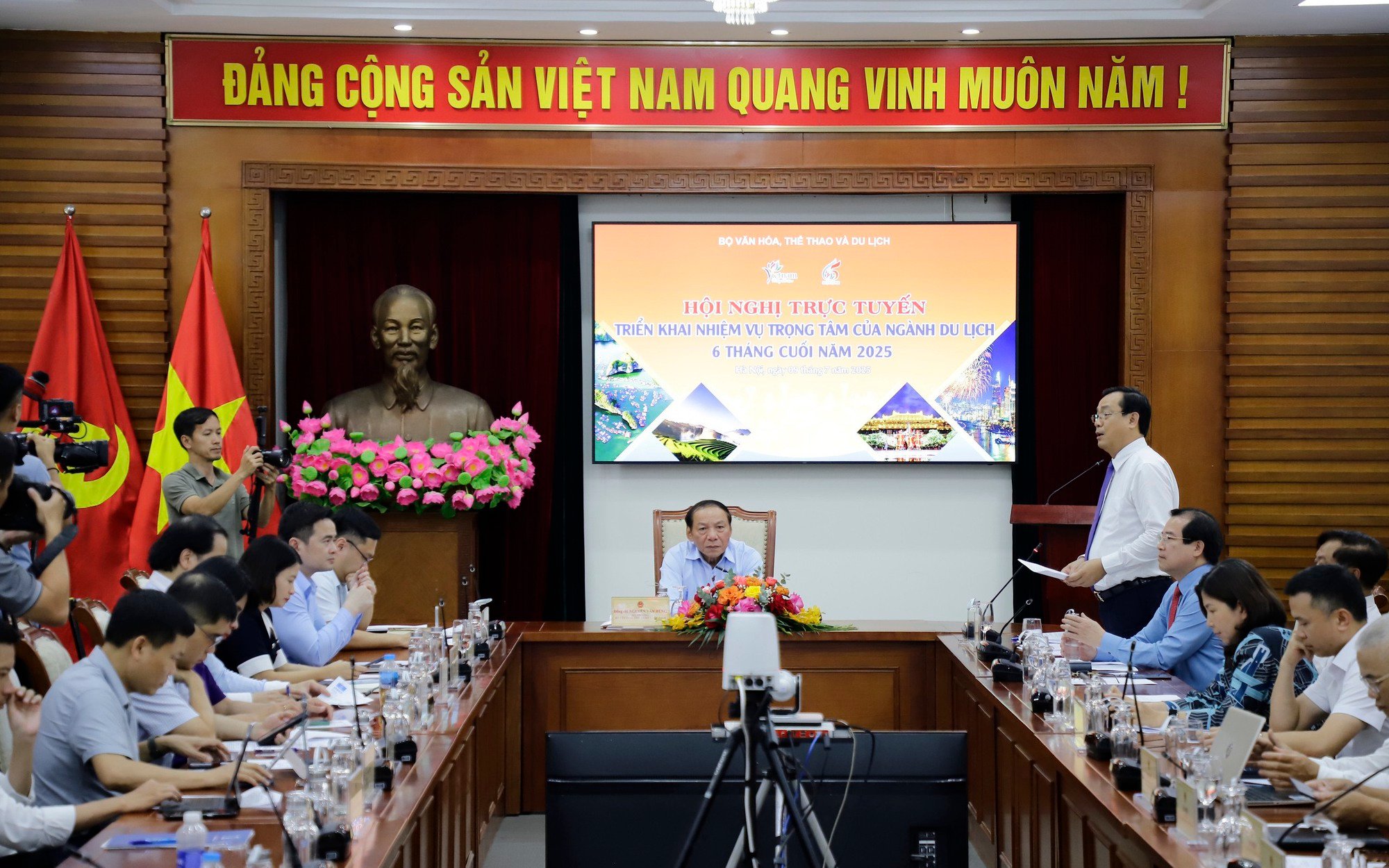 Bộ trưởng Nguyễn Văn Hùng chủ trì Hội nghị triển khai nhiệm vụ trọng tâm của ngành Du lịch 6 tháng cuối năm 2025