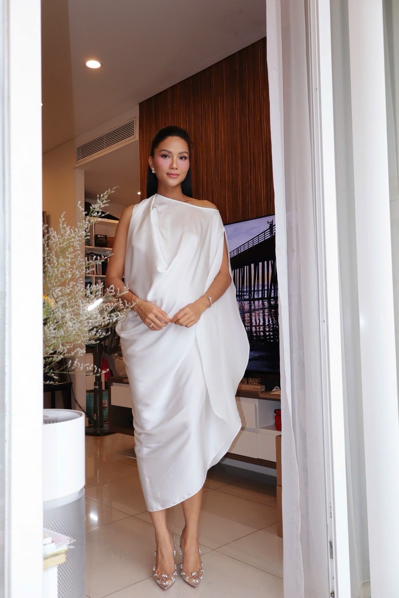 H’Hen Niê và Tuyết Lan: Cuộc đọ sắc mẹ bầu sành điệu nhất showbiz - 3