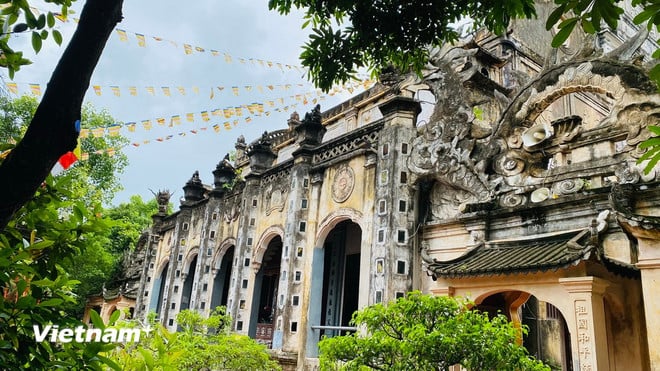 vnp-kien-truc-chua-co-le.jpg