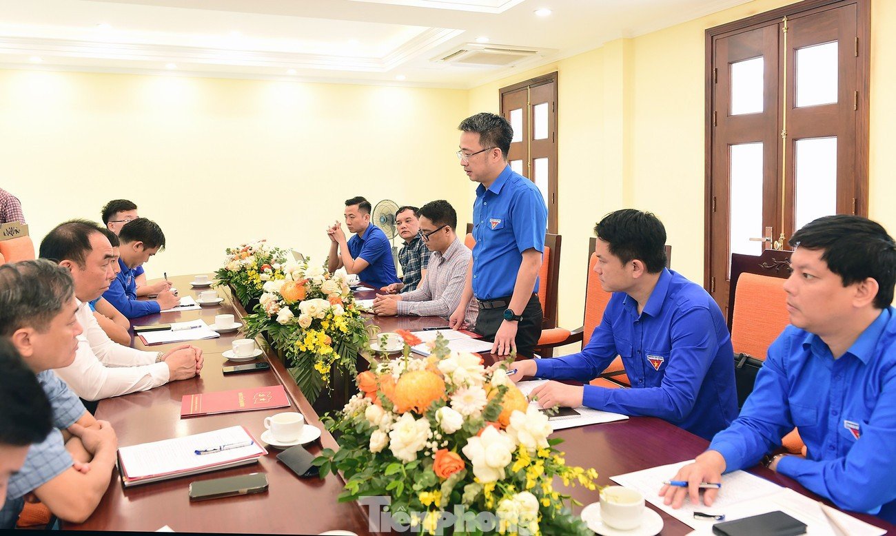 Anh Nguyễn Tường Lâm - Bí thư T.Ư Đoàn, Chủ tịch T.Ư Hội LHTN Việt Nam phát biểu tại buổi làm việc.