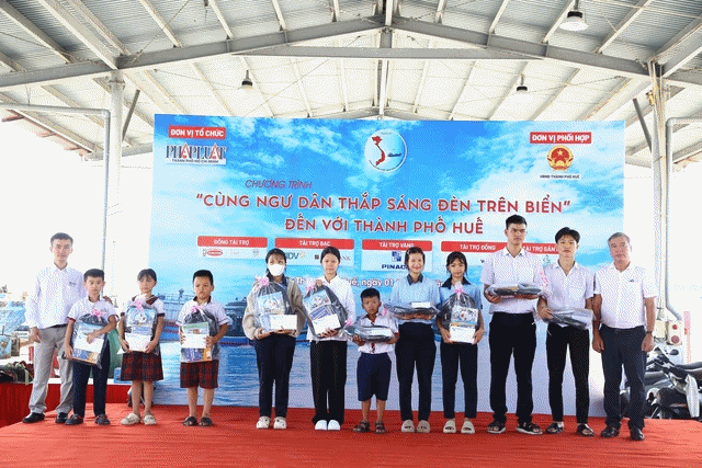 Hue៖ លើកកម្ពស់ជីវភាពអ្នកនេសាទ លើកកម្ពស់ការយល់ដឹងអំពីការគោរពច្បាប់នៅពេលចេញដំណើរទៅសមុទ្រ និងជាប់សមុទ្រ