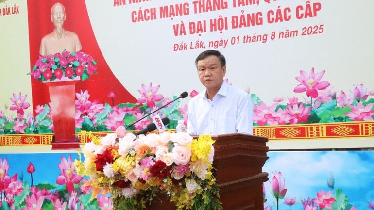 Phó Chủ tịch Ủy ban nhân dân tỉnh Đắk Lắk Đào Mỹ phát biểu tại lễ ra quân.