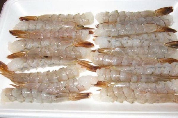 Đầu bếp bày cách làm món tôm chiên xù giòn căng, tôm không bị cong sau khi chiên, ngọt và chắc thịt, ngon như hàng quán xịn- Ảnh 4.