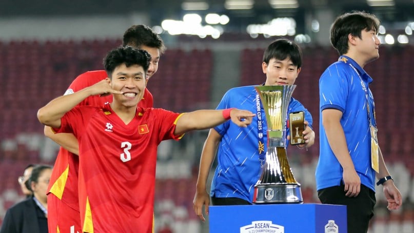 Steel center back of U23 Vietnam joins CAHN club - photo 1