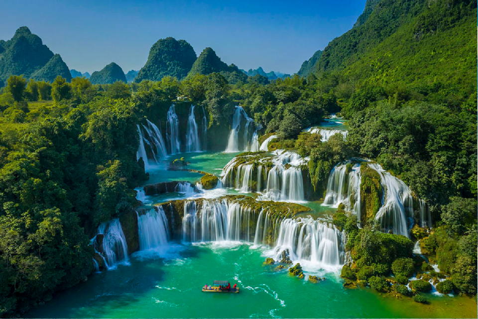 ស្វែងយល់ពីសម្រស់ដ៏អស្ចារ្យនៃទឹកធ្លាក់កំពូលទាំង 3 នៅ Cao Bang