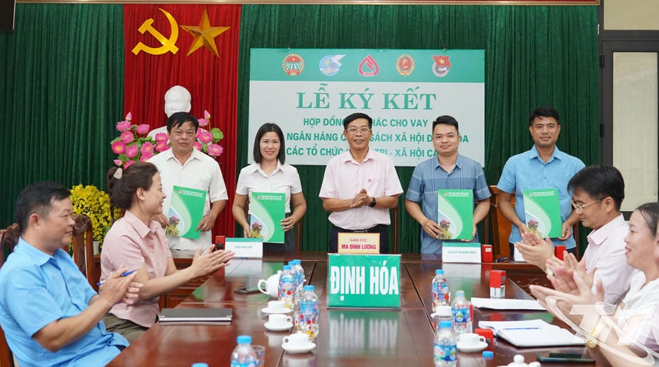 គណៈប្រតិភូបានចុះហត្ថលេខាលើកិច្ចព្រមព្រៀងសហប្រតិបត្តិការ។