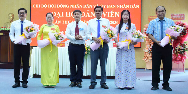 អានយ៉ាង៖ សមាជសាខា និងគណៈកម្មាធិការបក្សមូលដ្ឋានសម្រាប់អាណត្តិ ២០២៥ - ២០៣០