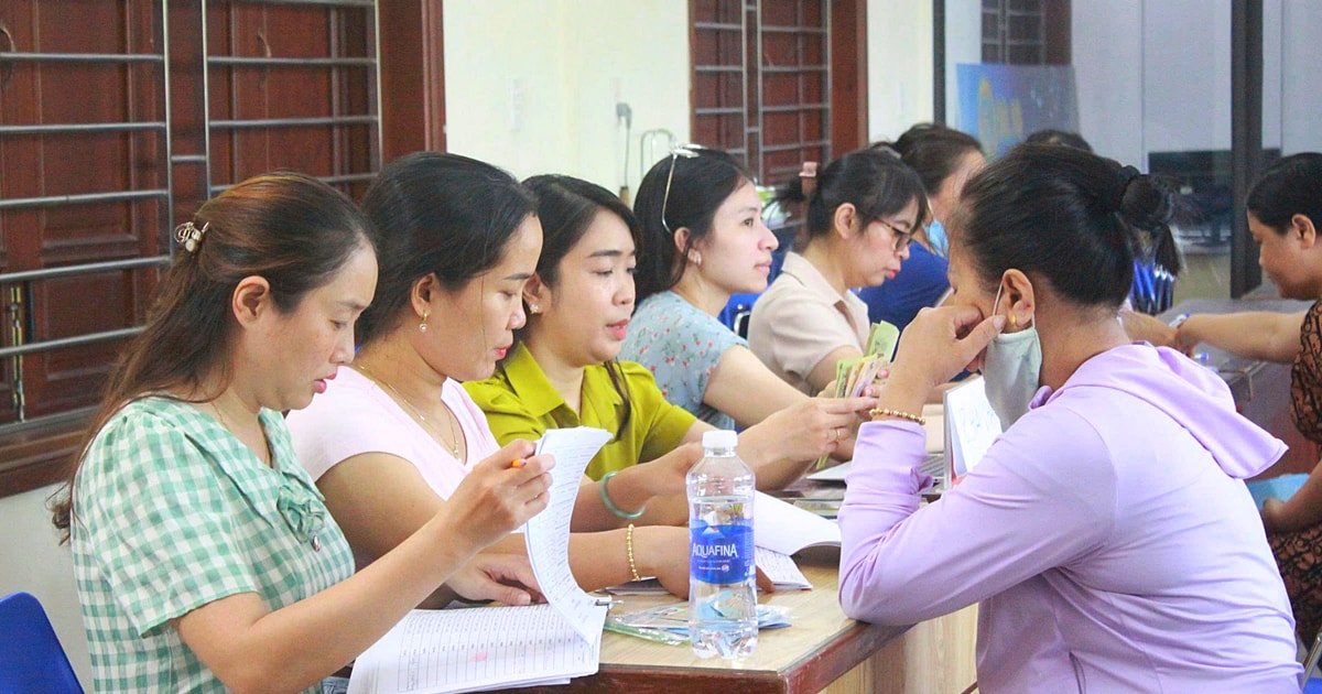 Phường Hải Châu chi trả trợ cấp cho gần 5.400 đối tượng bảo trợ xã hội