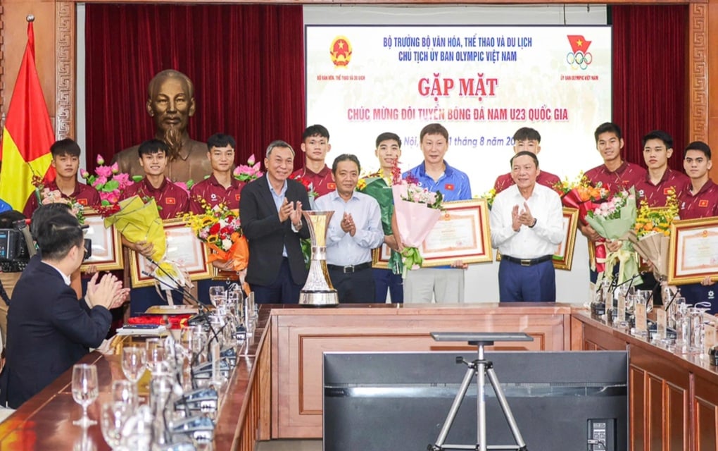 Đội tuyển U23 Việt Nam vinh dự nhận Bằng khen của Thủ tướng Chính phủ - 1