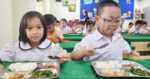 Hà Nội hỗ trợ bữa ăn bán trú cho học sinh tiểu học: Niềm vui xen lẫn nỗi lo