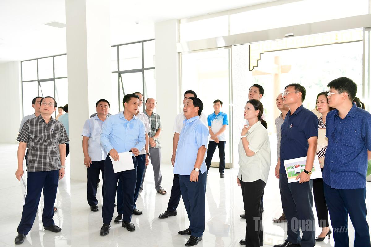 เลขาธิการพรรคประจำจังหวัด Hau A Lenh ตรวจสอบการเตรียมสถานที่จัดงานครบรอบ 20 ปีวันชาติเพื่อการปกป้องความมั่นคงแห่งชาติ