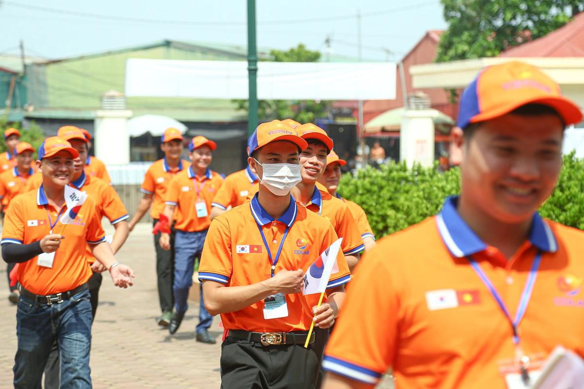 EPS Program implements plan to organize departure to Korea