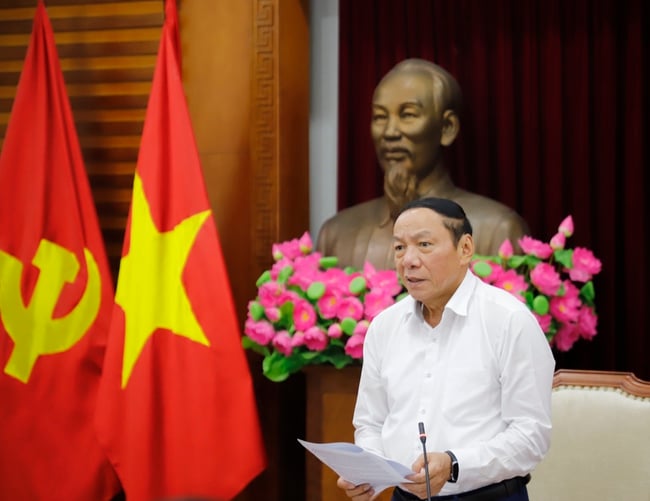 Bộ trưởng Nguyễn Văn Hùng chủ trì cuộc họp tập thể lãnh đạo Bộ VHTTDL về việc quán triệt, triển khai một số nhiệm vụ trọng tâm thời gian tới - Ảnh 6.
