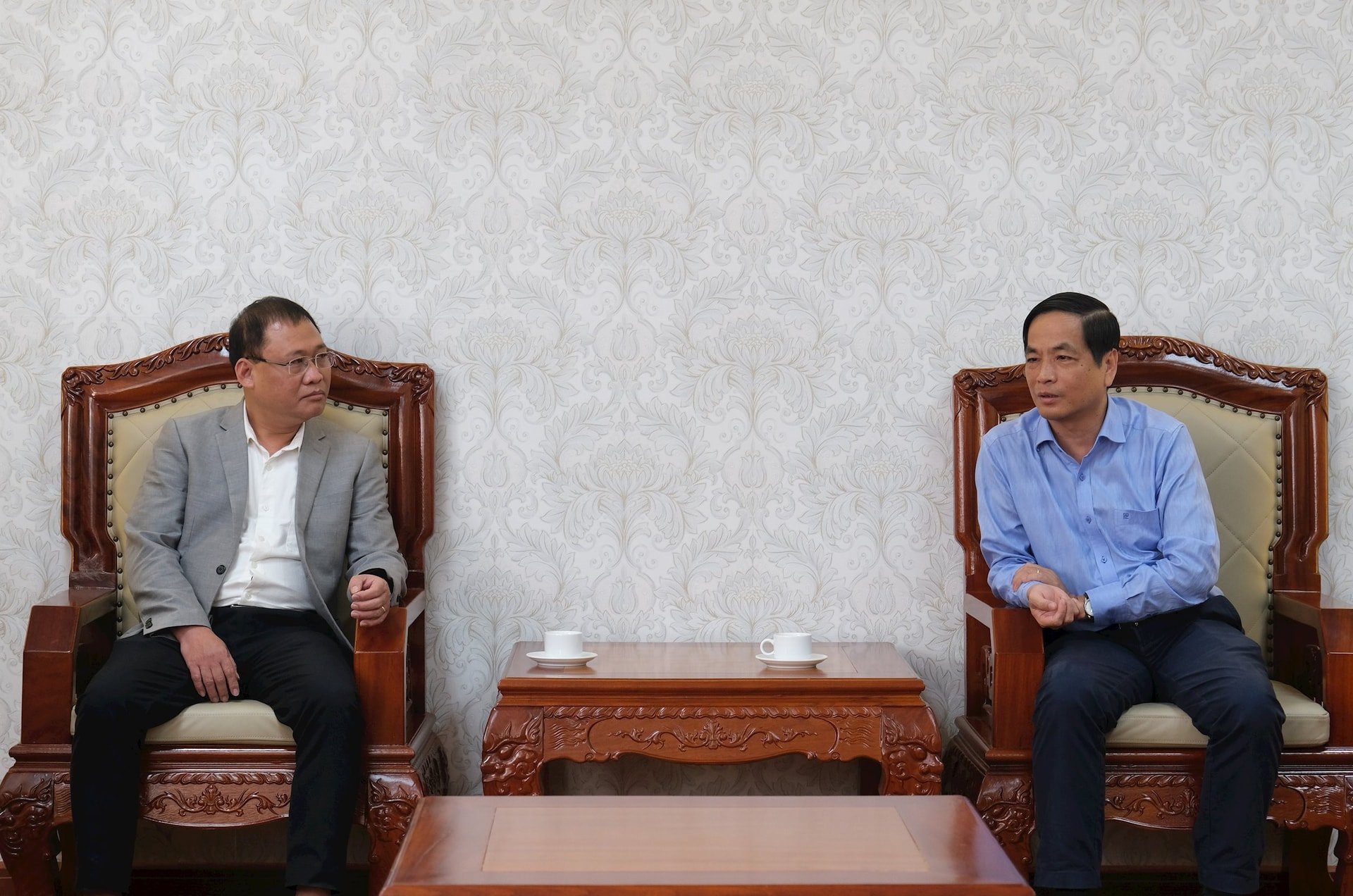 Đồng chí Bùi Thanh Quang, Phó Tổng Biên tập Báo và Phát thanh, truyền hình Lâm Đồng thăm, chúc mừng Ban Tuyên giáo và Dân vận Tỉnh ủy