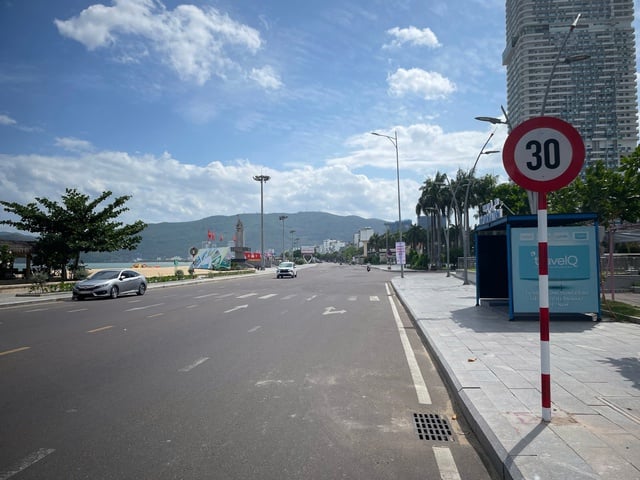 Phố biển Quy Nhơn hạn chế tốc độ 30 km/giờ để phát triển du lịch- Ảnh 1.