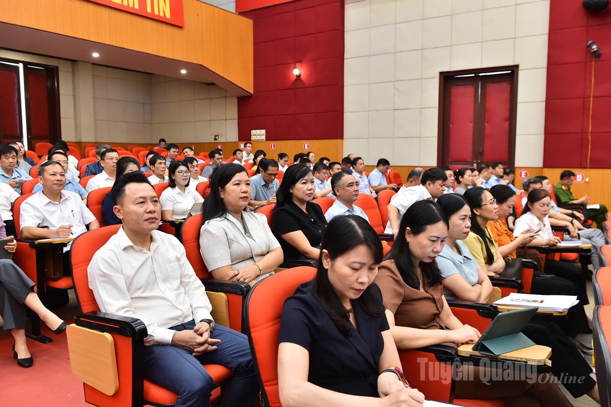 Các đại biểu dự hội nghị.