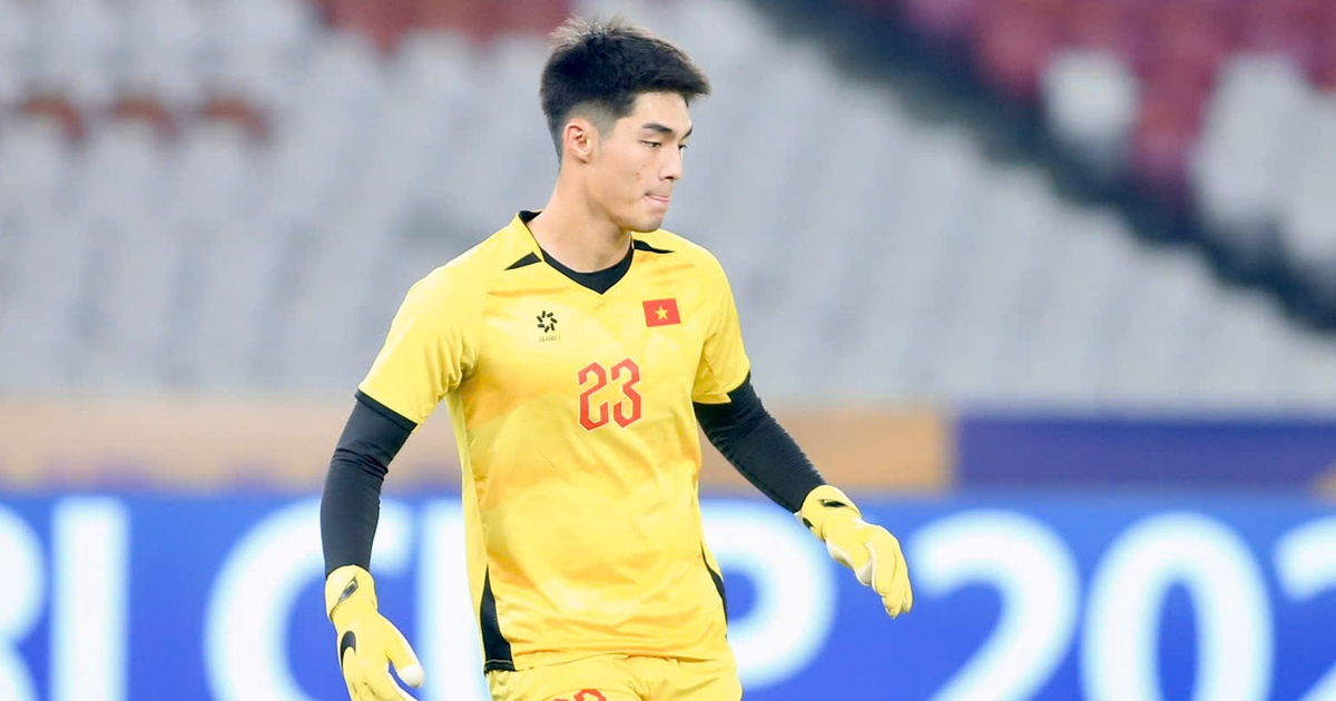Chờ những 'cây sào' 1,9 m chèo chống HAGL vượt khó ở V-League