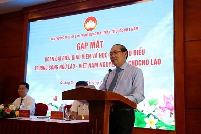 Gặp mặt Đoàn đại biểu giáo viên và học sinh tiêu biểu Trường song ngữ Lào - Việt Nam Nguyễn Du- Ảnh 2.