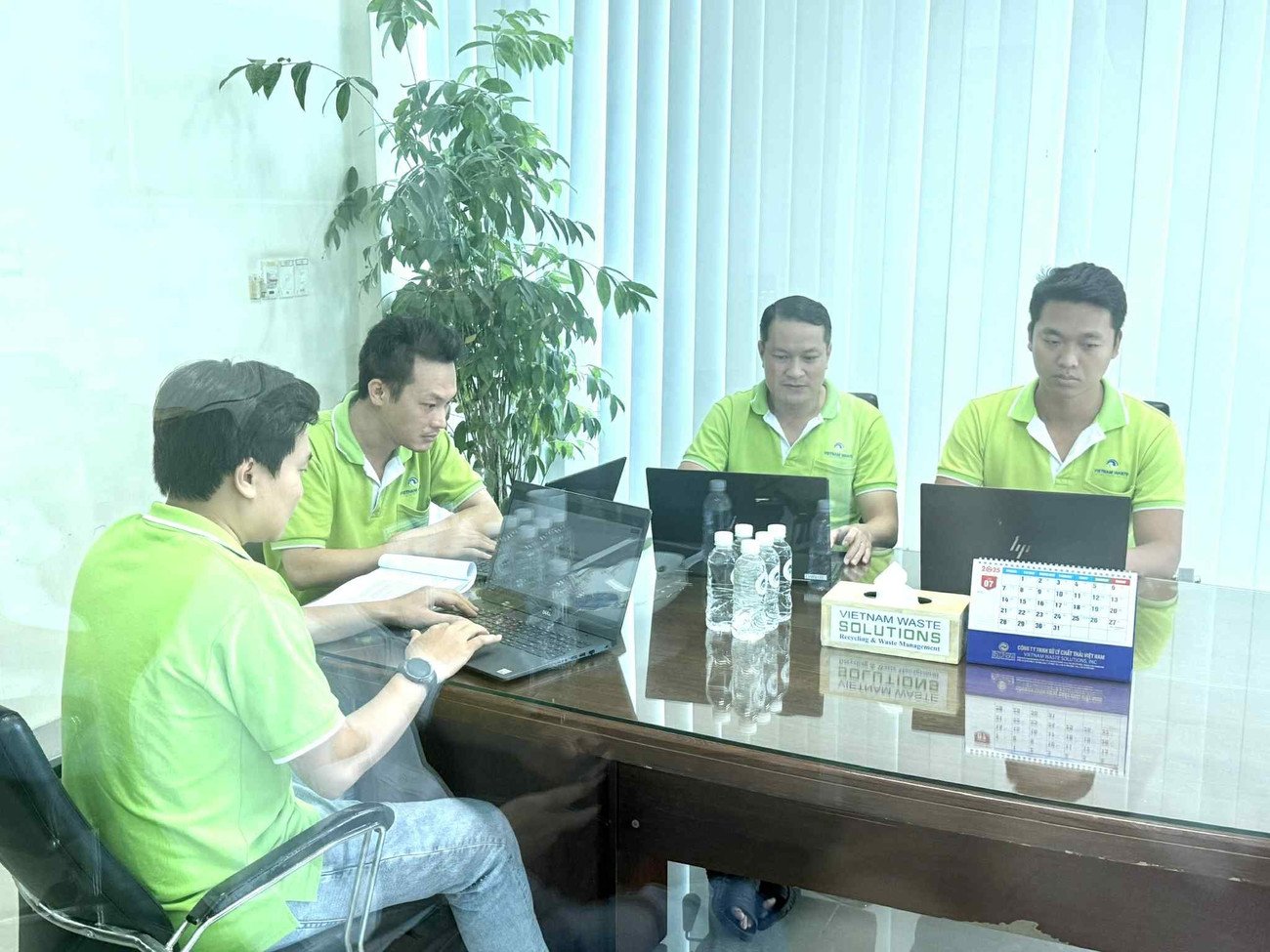 1601eec8-0ef0-4e64-b2f2-95a2eb55d82e.jpg