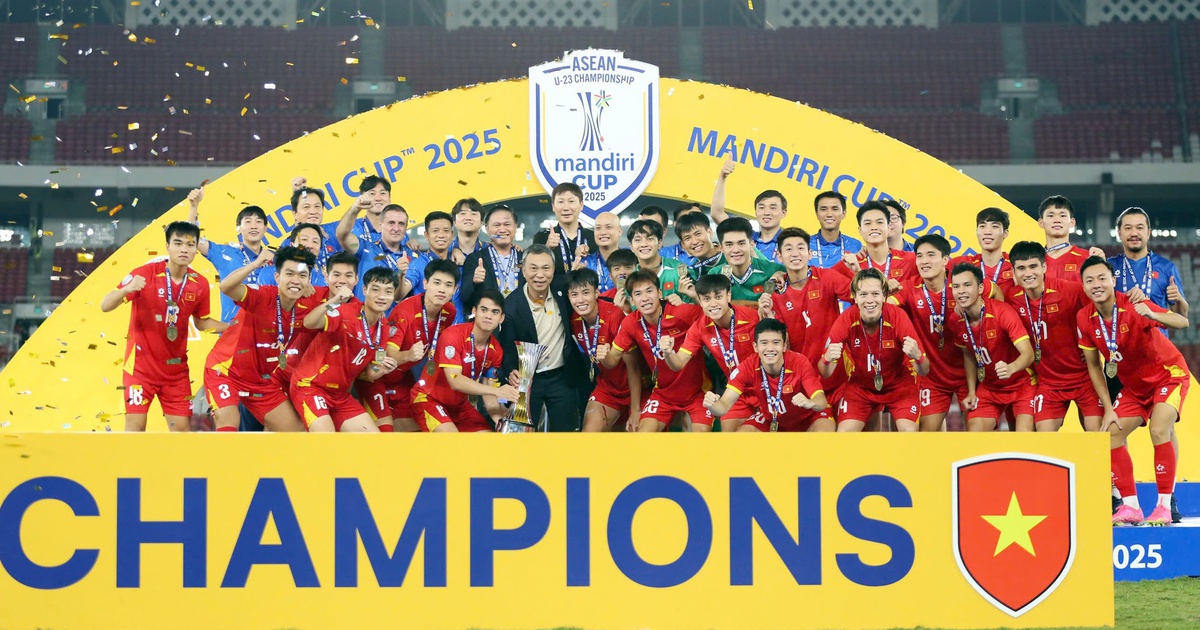 Chủ tịch VFF Trần Quốc Tuấn giao nhiệm vụ: U.23 Việt Nam vào chung kết SEA Games 33