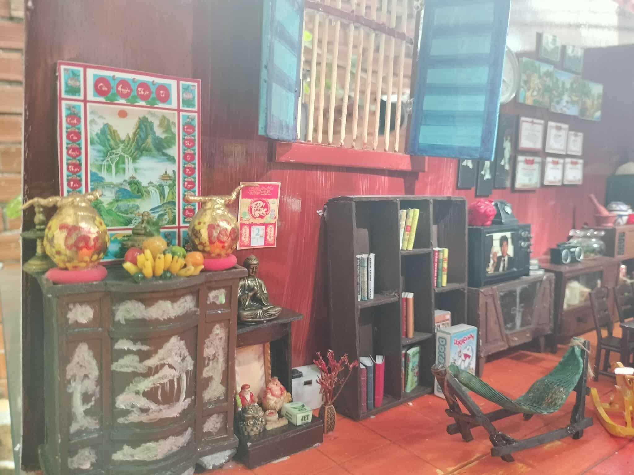Mô hình nhà miền Tây từ bìa carton gợi nhớ ký ức tuổi thơ của nhiều người - Ảnh 8.