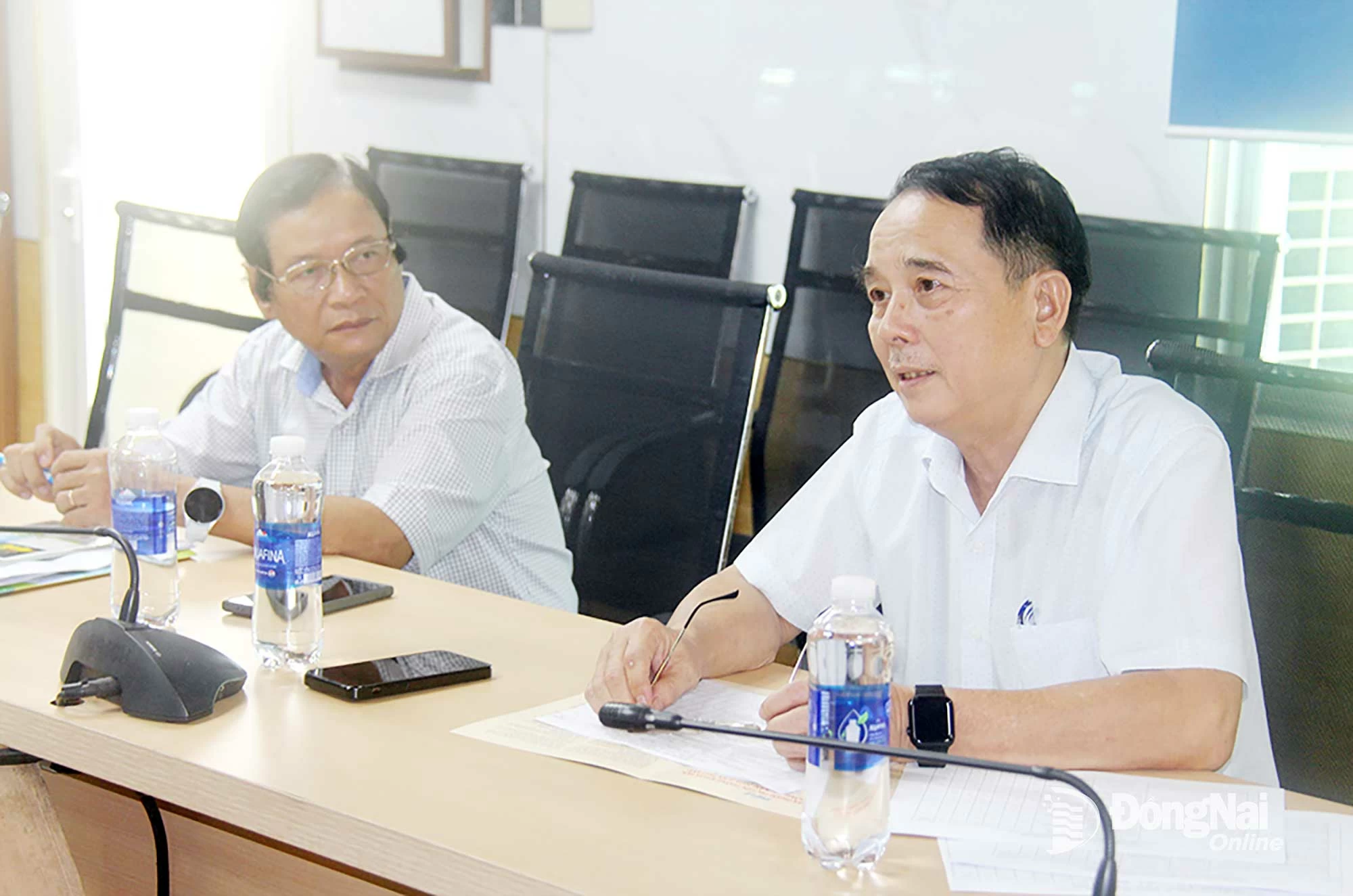 
Phó Tổng biên tập Báo và Phát thanh, Truyền hình Đồng Nai Cao Quốc Sang chia sẻ ý kiến tại cuộc họp. Ảnh: Hải Quân