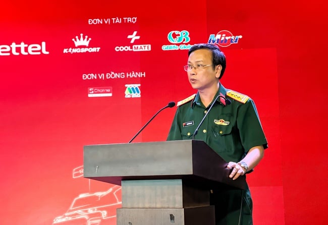 &quot;Dưới ngọn cờ vinh quang&quot;: Tôn vinh những giá trị cao cả của Bộ đội Cụ Hồ - Ảnh 1.