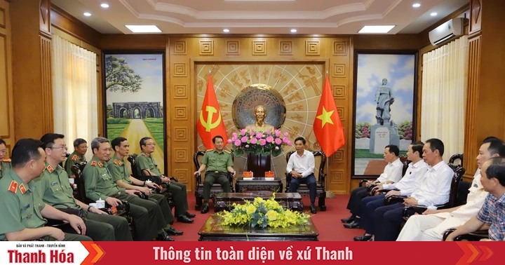 El Ministro de Seguridad Pública, Luong Tam Quang, trabaja con el Comité Permanente del Comité del Partido Provincial de Thanh Hoa