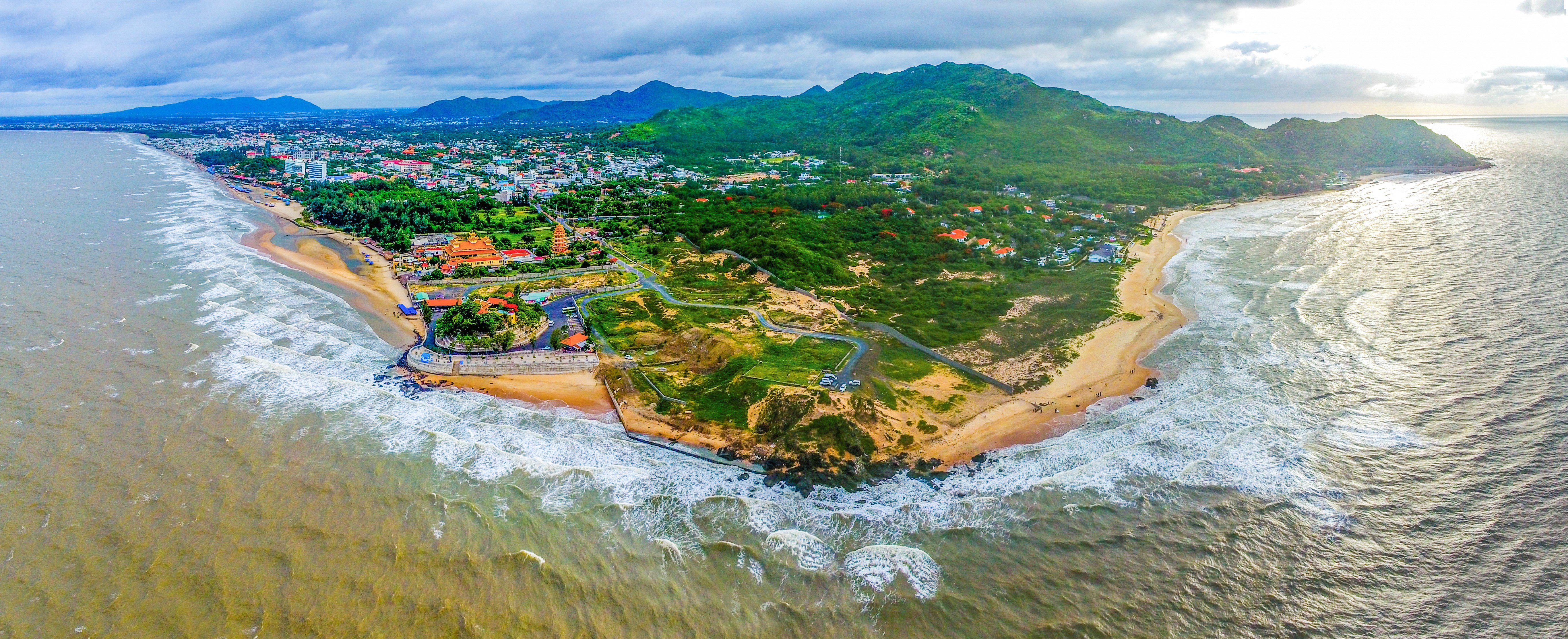 រូបរាងថ្មីនៃឆ្នេរ Vung Tau បន្ទាប់ពីសាងសង់បាន 1 ឆ្នាំ។