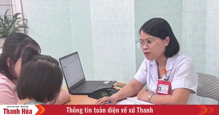 Trẻ mắc hội chứng Tic do xem nhiều tivi, điện thoại