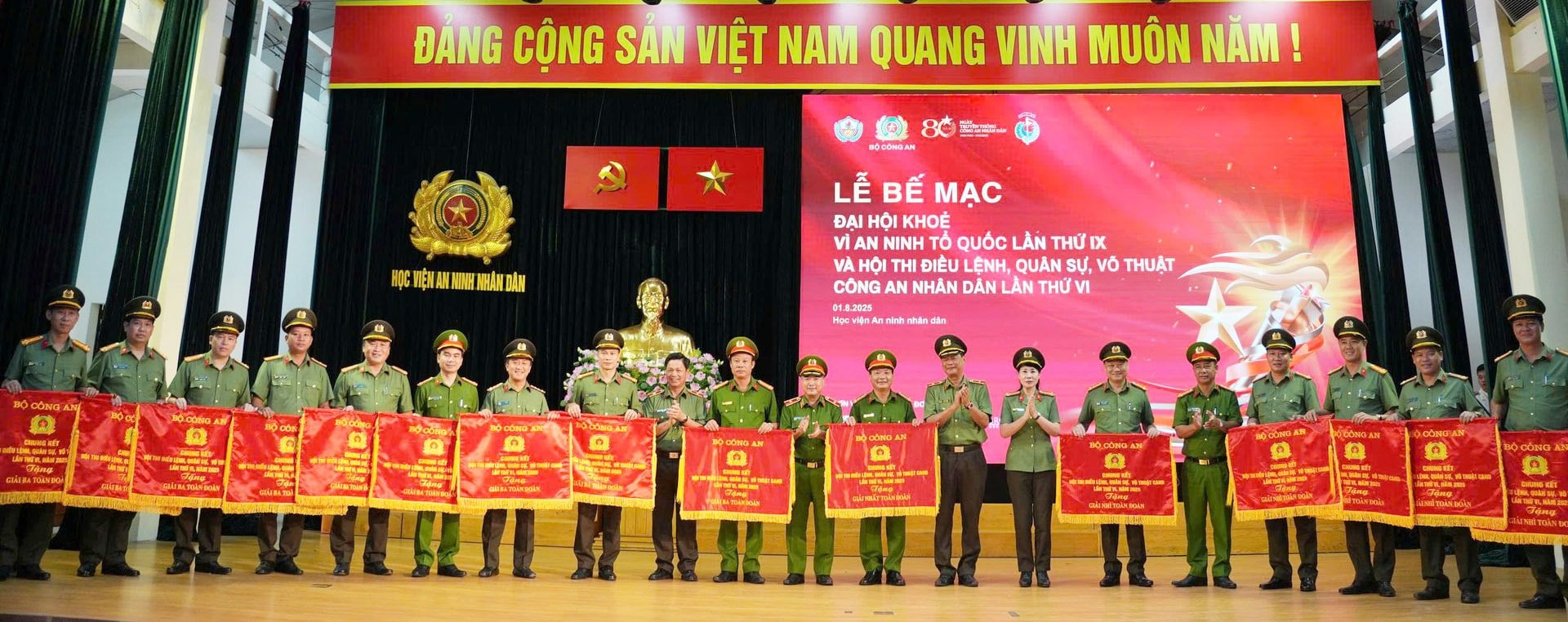 oh-thi-dieu-nh-su-quan-chu-cho-cong-thanh-dong-dai-duong-cong-thanh-dong-dung-thu-2-tu-right(1).jpg
