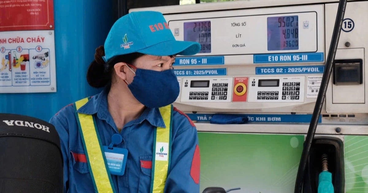 Xăng E10 lần đầu mở bán: Cửa hàng bán gần 1.000 lít trong một buổi